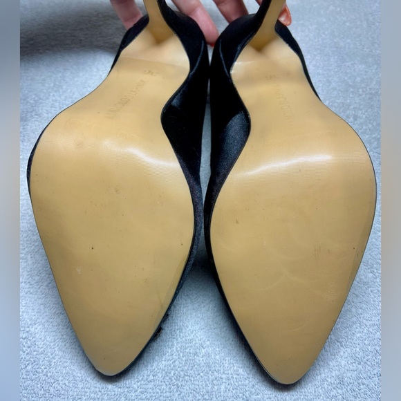 MANOLO BLAHNIK HANGISI 105 CRYSTAL BUCKLE CLASSIC BLACK SATIN PUMP SZ EU 36 - Picture 7 of 11